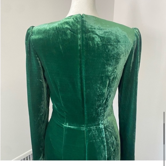 SALONI Jinx Green Velvet Long Sleeve Gown
Maxi Dress with pink keyhole Holiday - Picture 5 of 6